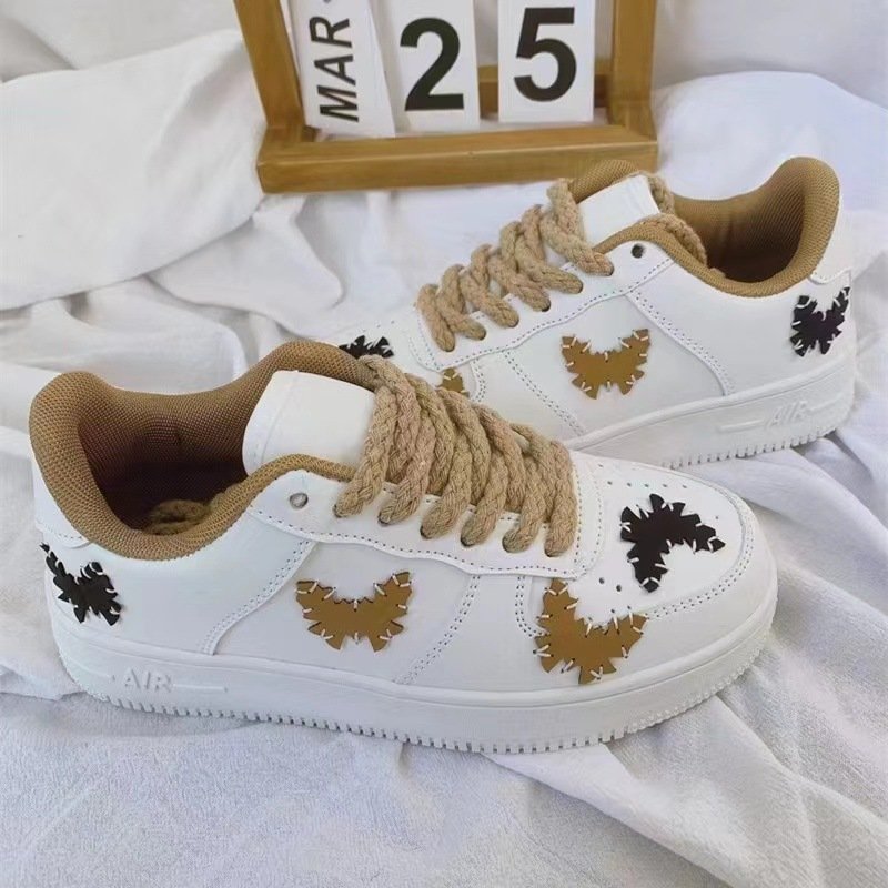 Giày thể thao, giày sneaker