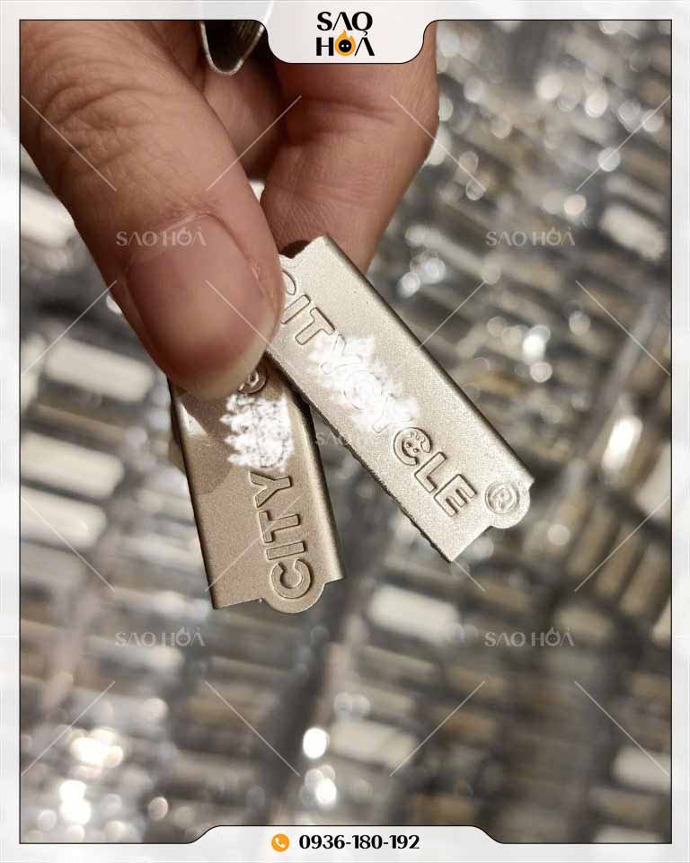 Pl109 Mac Kep Gai Duc Logo Theo Yeu Cau (2)